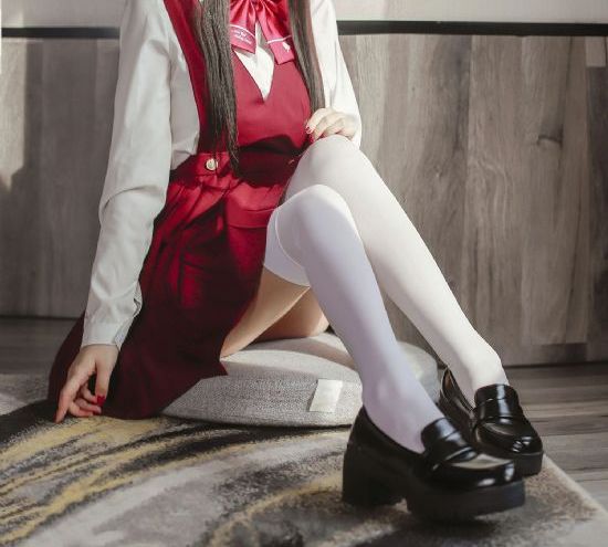《小人国》纪录片_十万网红美女美酱