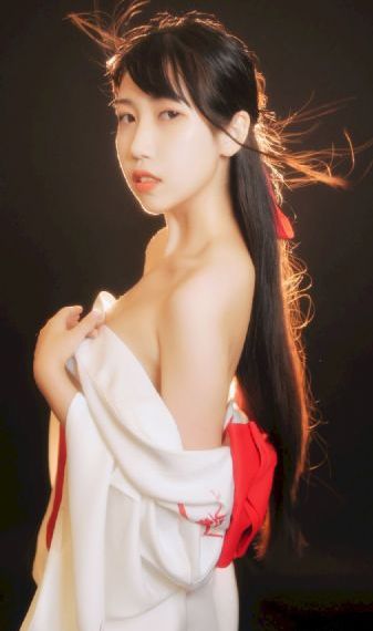 venu628叶月奈穗在线播放_720在线视频观看